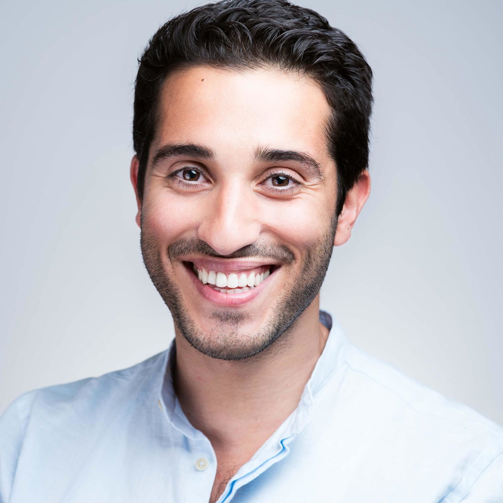 Headshots_Prague-emotional-portrait-of-a-smiling-entrepreneur-1